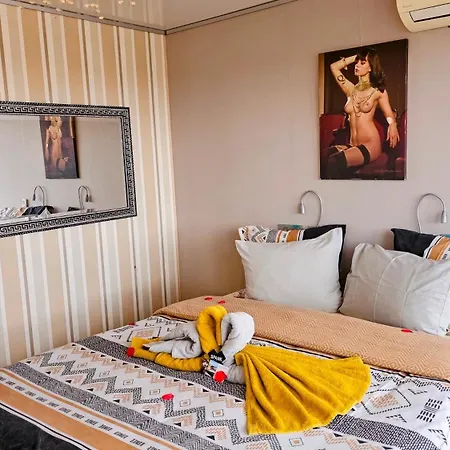 아파트 Capsexy Heliopolis Sea View Naturist Village *